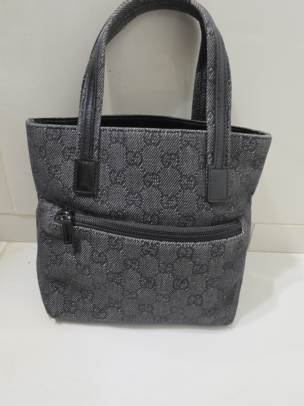 Gucci Black Tote Bag with Interior Zip Pocket
